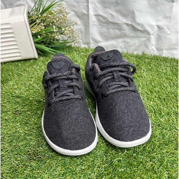 allbirds Women Wool Runners , True Black (Cream Sole) Size 6 NEW
$98 - Picture 5 of 16